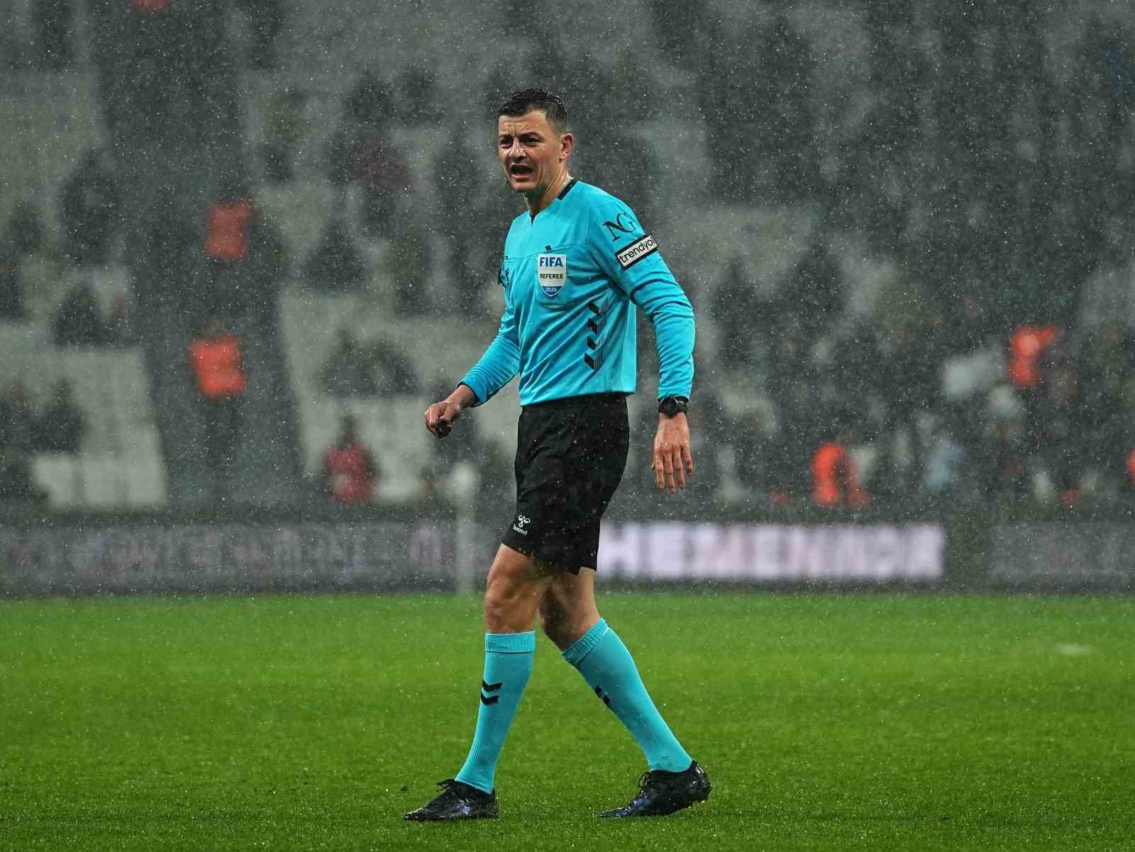 Trendyol Süper Lig: Beşiktaş: 0 - Kayserispor: 0 (İlk yarı)
