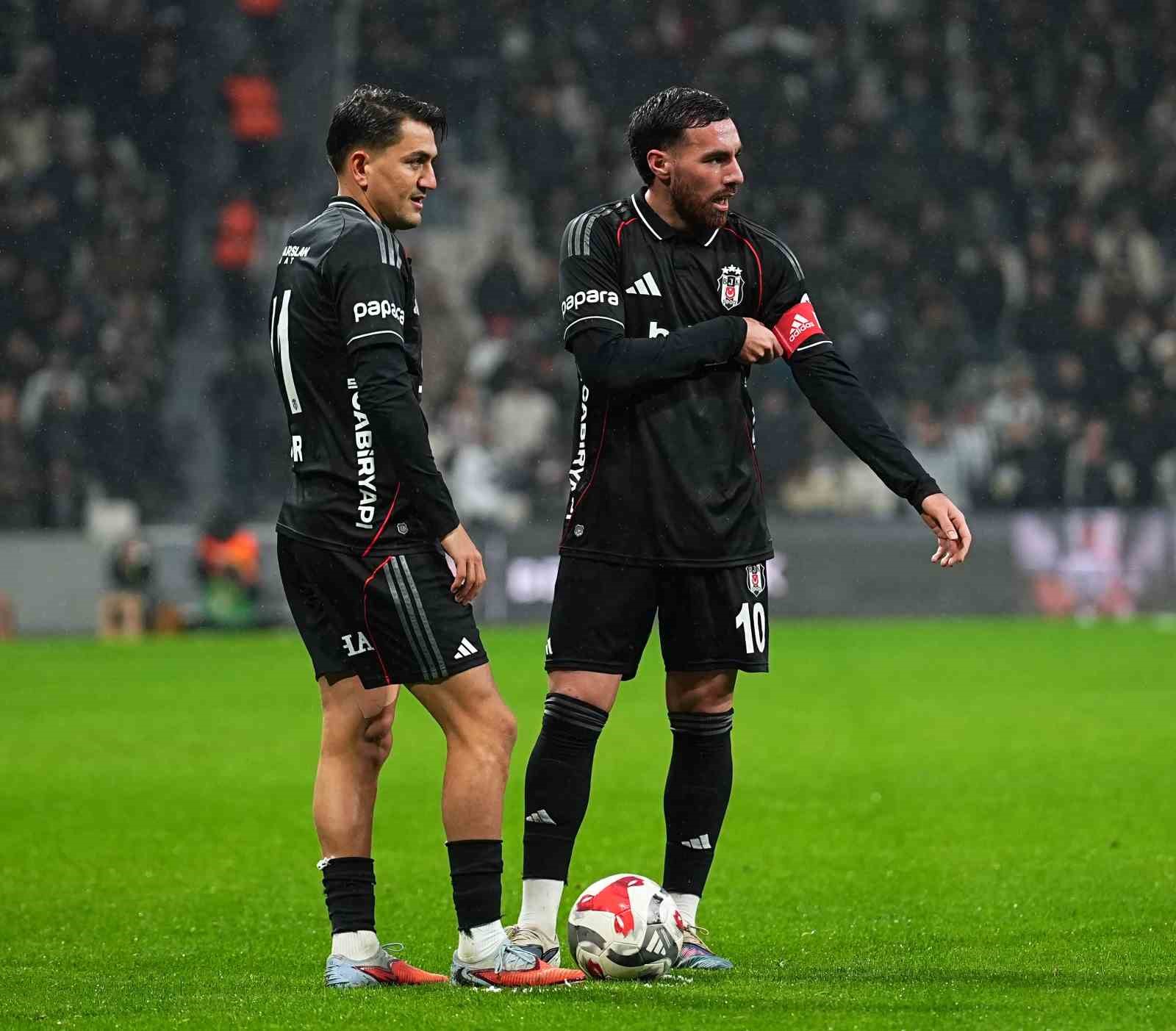 Trendyol Süper Lig: Beşiktaş: 0 - Konyaspor: 0 (Maç devam ediyor)

