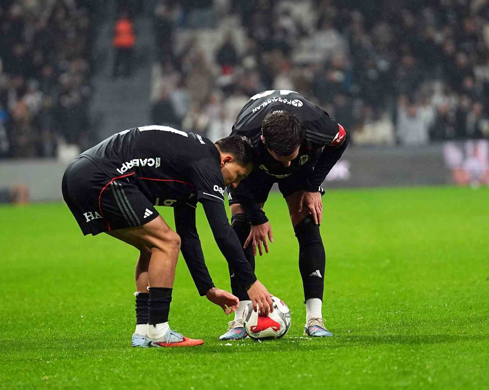 Trendyol Süper Lig: Beşiktaş: 0 - Konyaspor: 0 (Maç devam ediyor)

