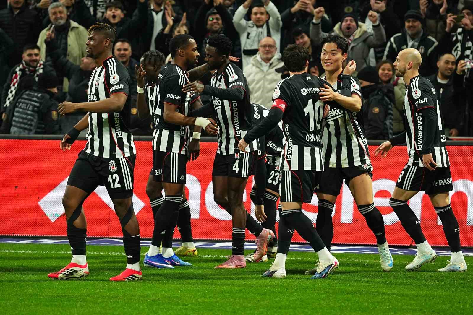 Trendyol Süper Lig: Beşiktaş: 1 - Göztepe: 0 (Maç devam ediyor)
