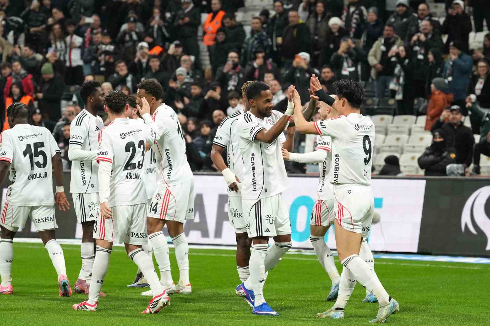 Trendyol Süper Lig: Beşiktaş: 1 - Kasımpaşa: 0 (Maç devam ediyor)
