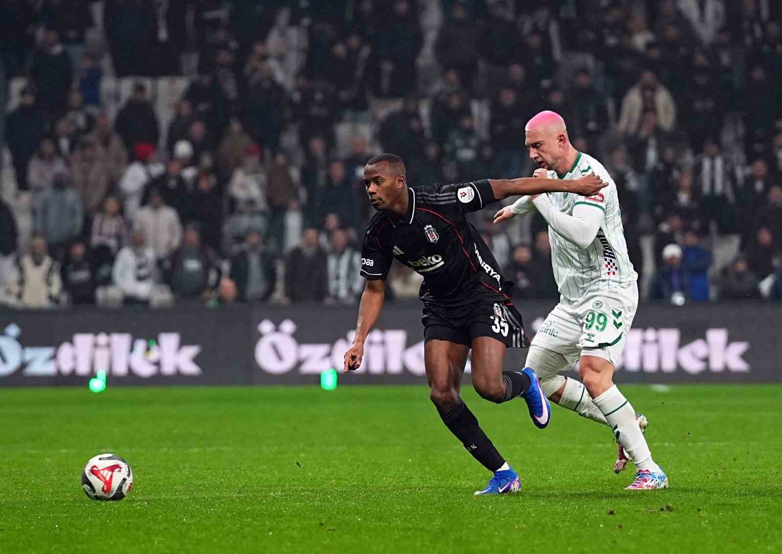 Trendyol Süper Lig: Beşiktaş: 1 - Konyaspor: 1 (İlk yarı)
