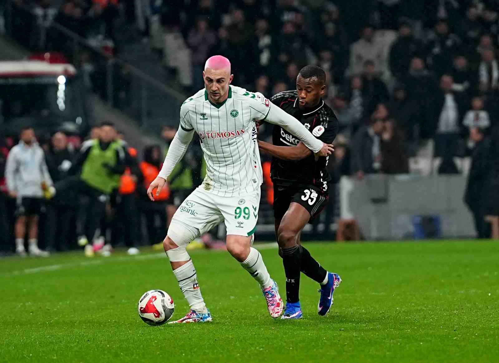 Trendyol Süper Lig: Beşiktaş: 1 - Konyaspor: 1 (İlk yarı)
