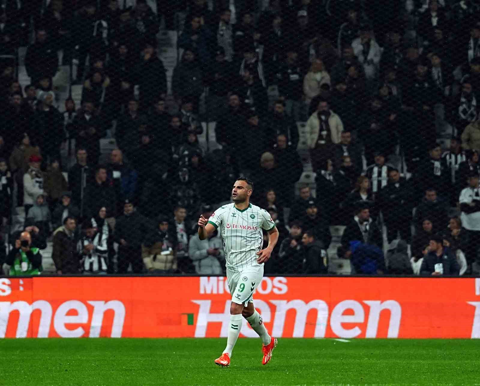 Trendyol Süper Lig: Beşiktaş: 1 - Konyaspor: 1 (İlk yarı)
