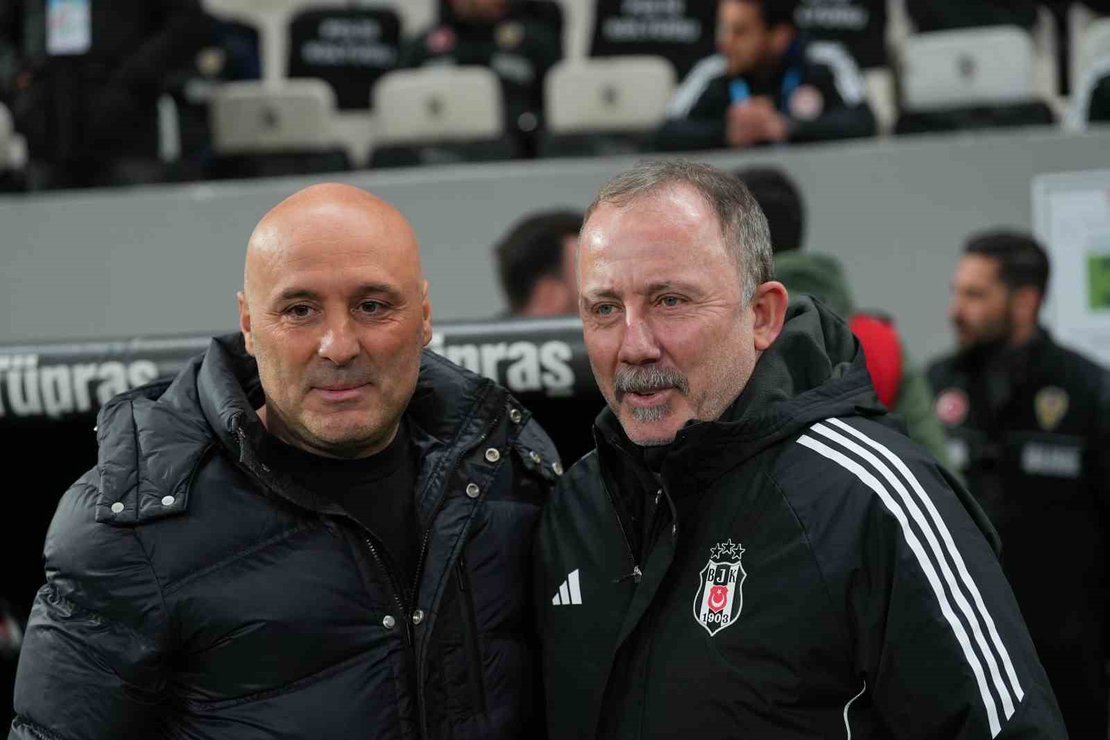 Trendyol Süper Lig: Beşiktaş: 2 - Antalyaspor: 0 (Maç devam ediyor)
