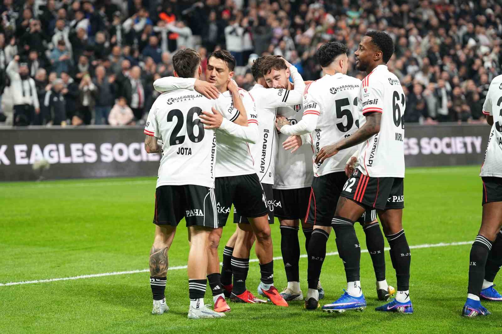 Trendyol Süper Lig: Beşiktaş: 2 - Antalyaspor: 0 (Maç devam ediyor)
