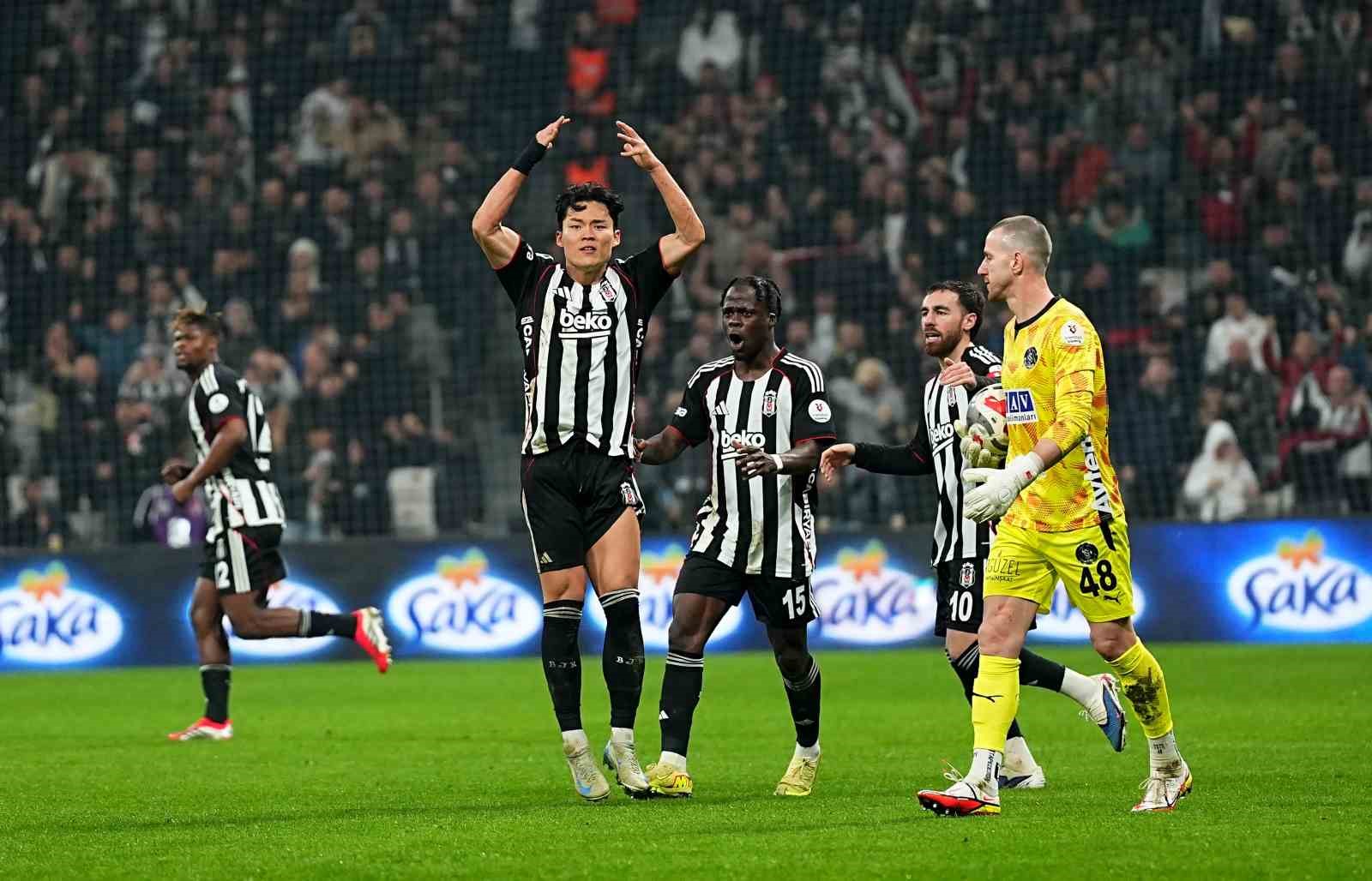 Trendyol Süper Lig: Beşiktaş: 2 - Corendon Alanyaspor: 2 (Maç sonucu)
