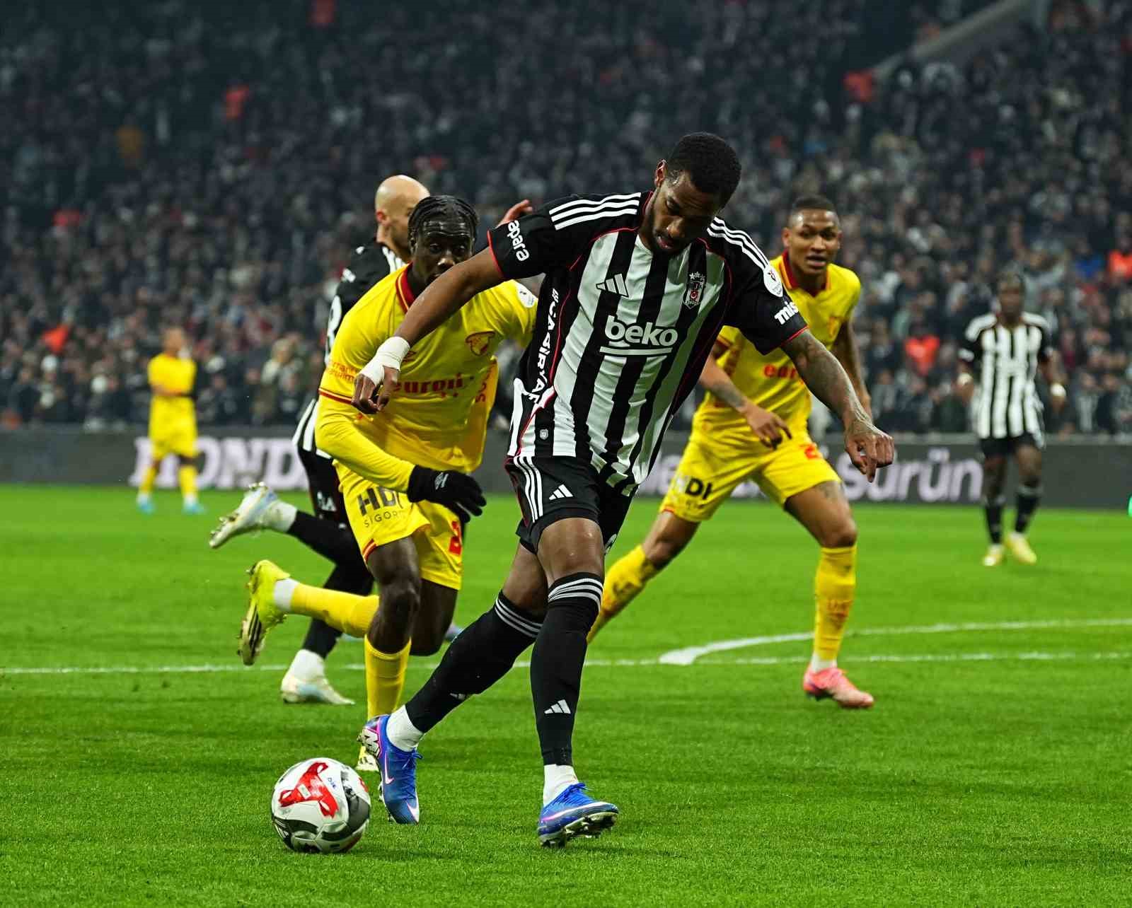 Trendyol Süper Lig: Beşiktaş: 2 - Göztepe: 0 (İlk yarı)
Trendyol Süper Lig: Beşiktaş: 2 - Göztepe: 0 (İlk yarı)