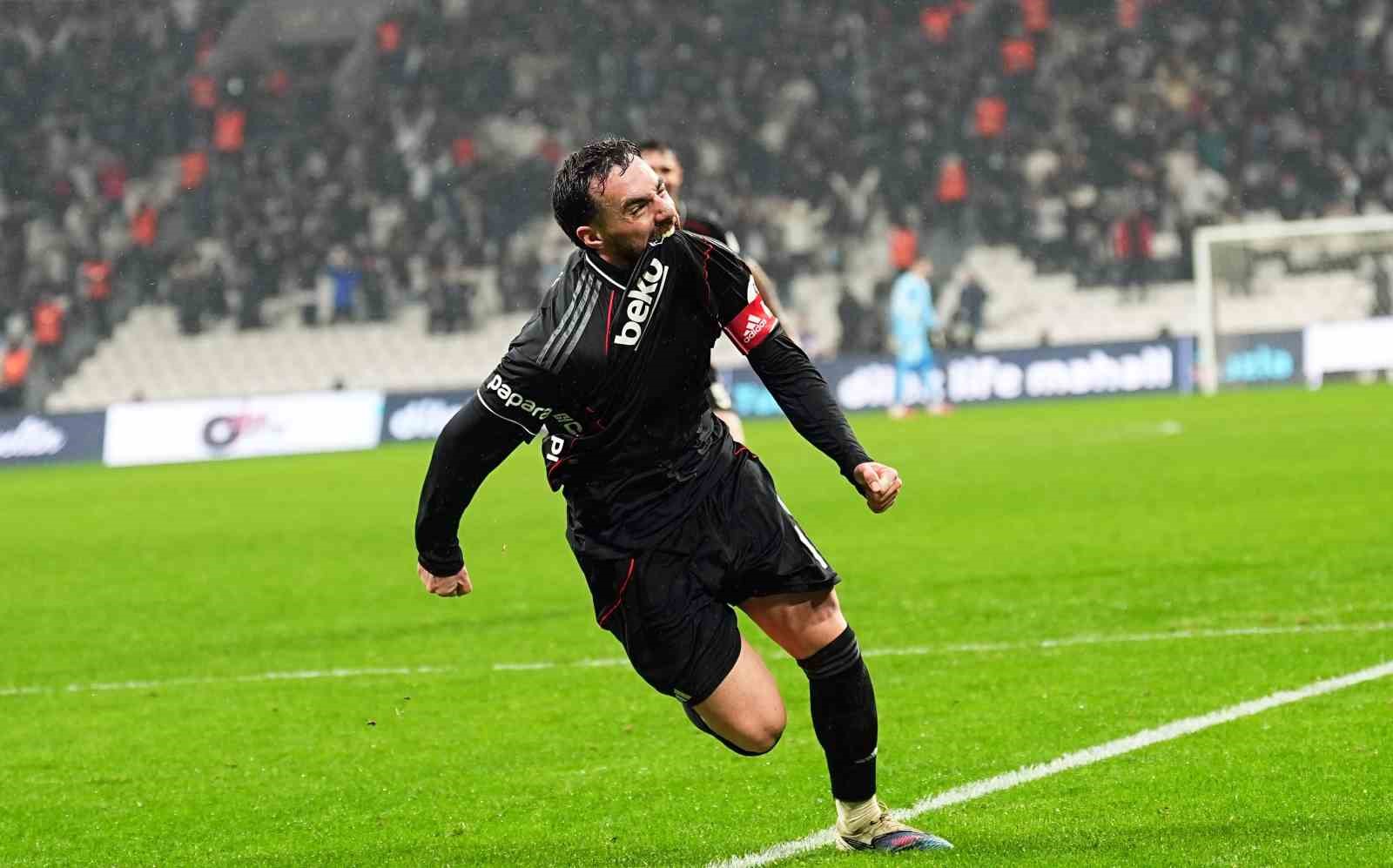 Trendyol Süper Lig: Beşiktaş: 2 - Konyaspor: 1 (Maç sonucu)
