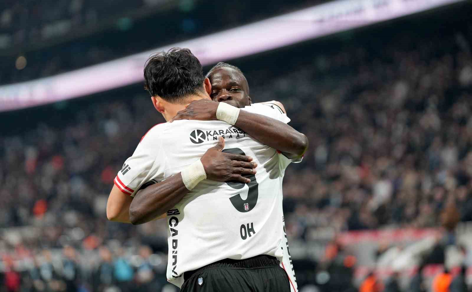 Trendyol Süper Lig: Beşiktaş: 3 - Antalyaspor: 1 (İlk yarı)
Trendyol Süper Lig: Beşiktaş: 3 - Antalyaspor: 1 (İlk yarı)