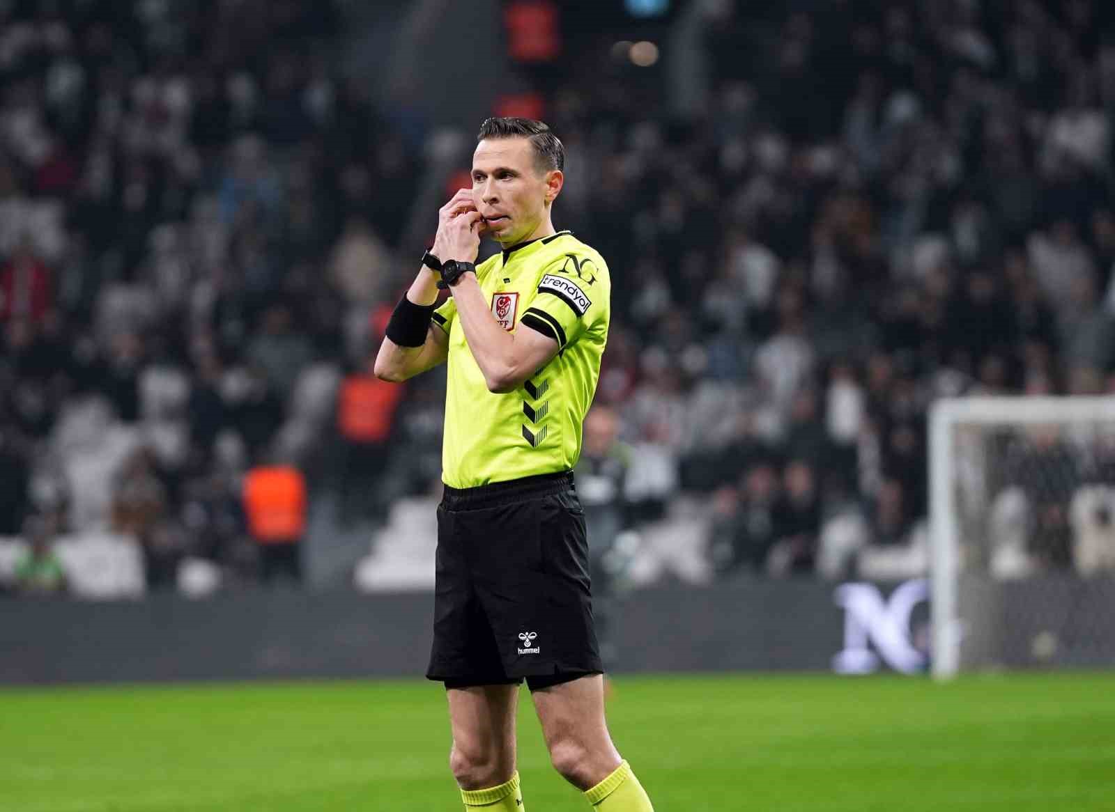 Trendyol Süper Lig: Beşiktaş: 3 - Antalyaspor: 1 (İlk yarı)
Trendyol Süper Lig: Beşiktaş: 3 - Antalyaspor: 1 (İlk yarı)