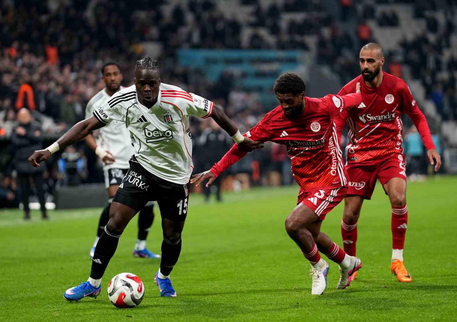 Trendyol Süper Lig: Beşiktaş: 4 - Antalyaspor: 2 (Maç sonucu)
