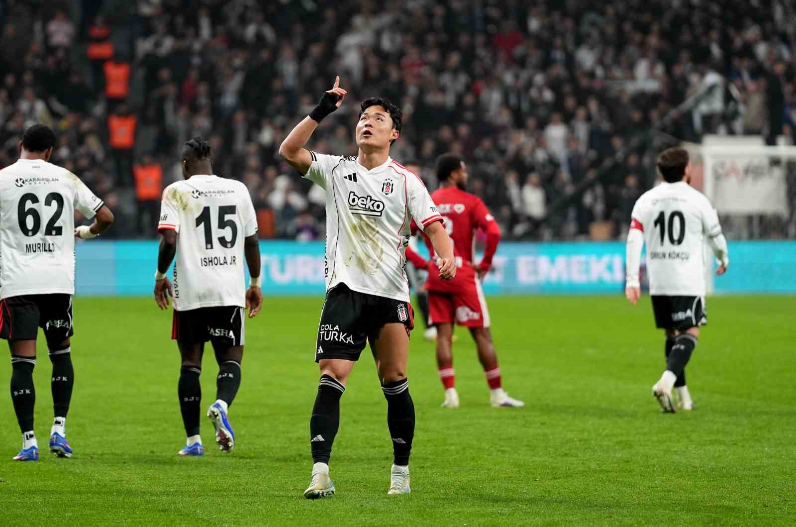 Trendyol Süper Lig: Beşiktaş: 4 - Antalyaspor: 2 (Maç sonucu)
