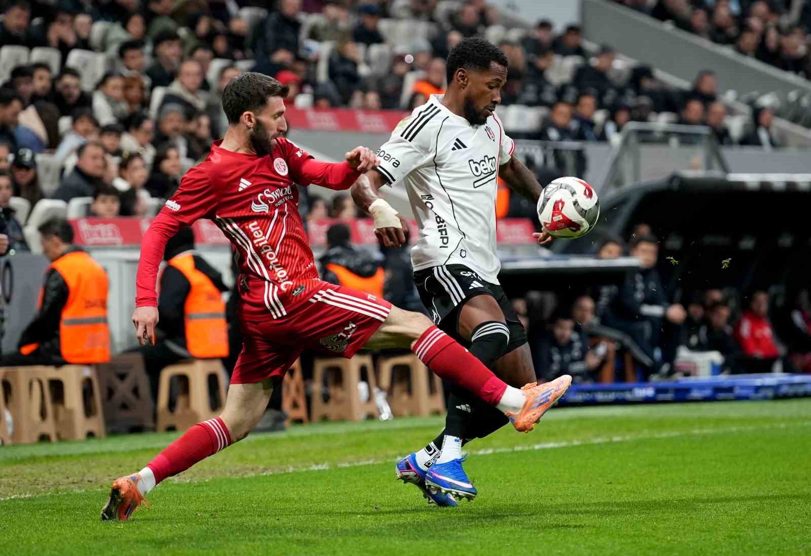 Trendyol Süper Lig: Beşiktaş: 4 - Antalyaspor: 2 (Maç sonucu)
