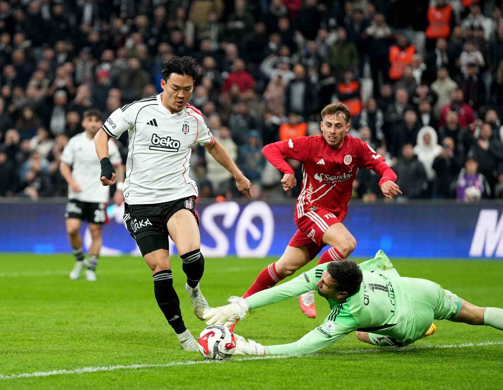 Trendyol Süper Lig: Beşiktaş: 4 - Antalyaspor: 2 (Maç sonucu)
