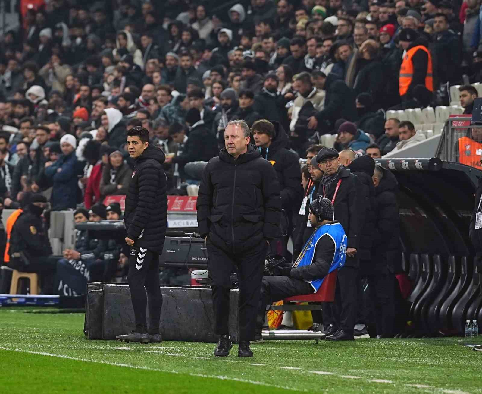 Trendyol Süper Lig: Beşiktaş: 4 - Göztepe: 0 (Maç sonucu)
