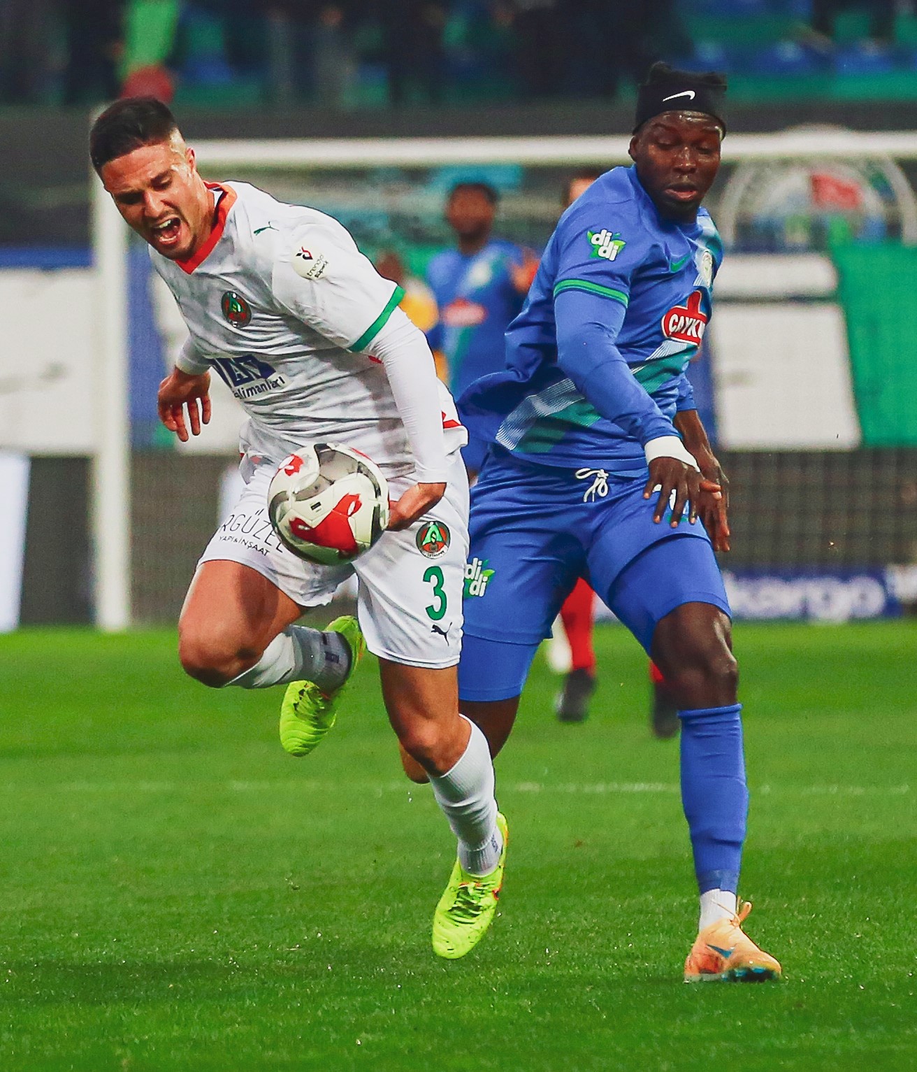 Trendyol Süper Lig: Çaykur Rizespor: 0 - Corendon Alanyaspor: 0 (İlk yarı)
