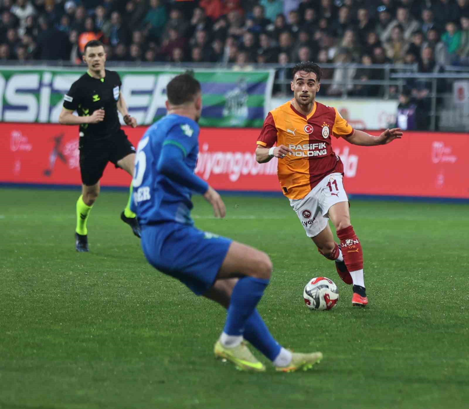 Trendyol Süper Lig: Çaykur Rizespor: 0 - Galatasaray: 1 (İlk yarı)
