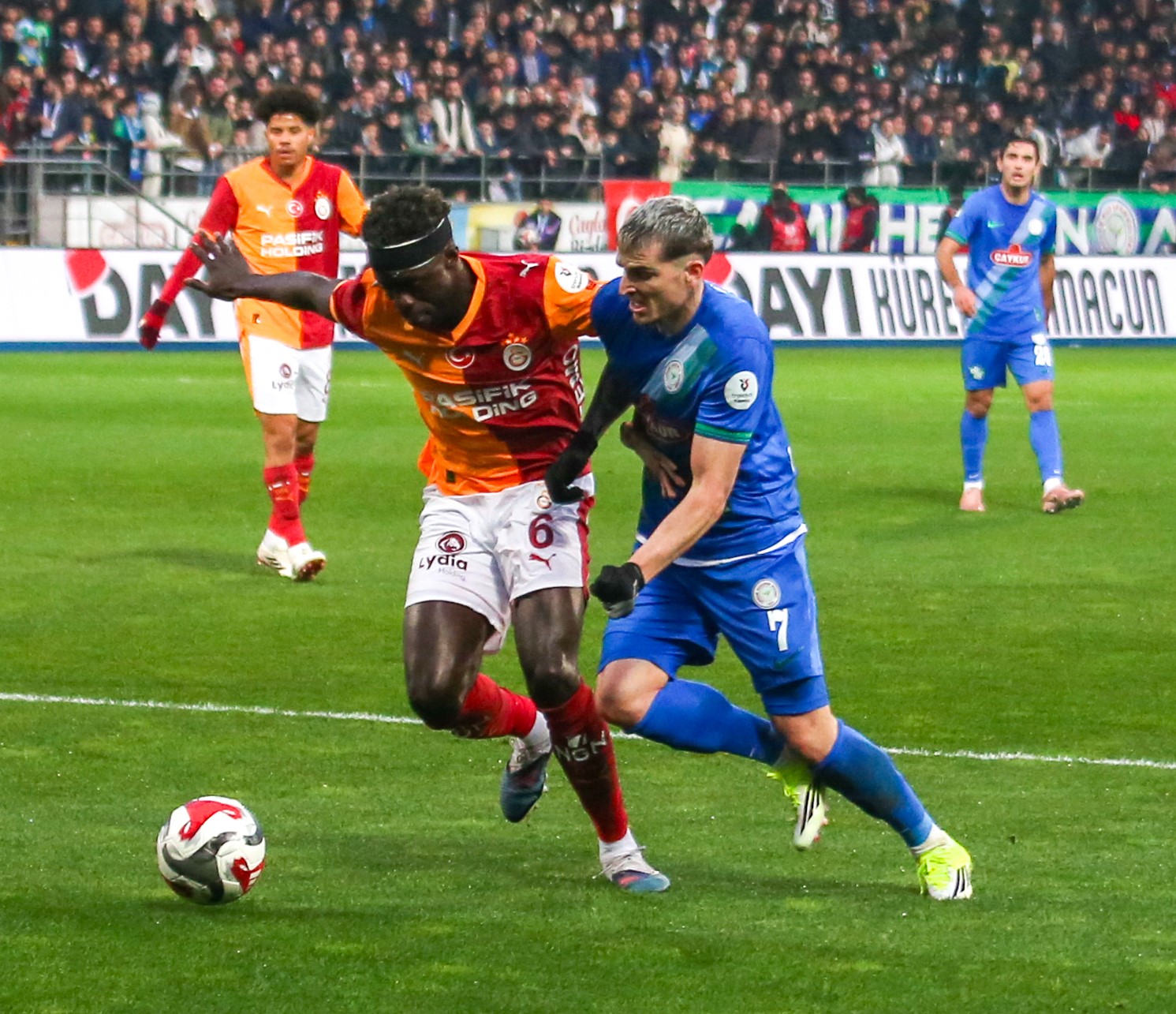 Trendyol Süper Lig: Çaykur Rizespor: 0 - Galatasaray: 1 (İlk yarı)
