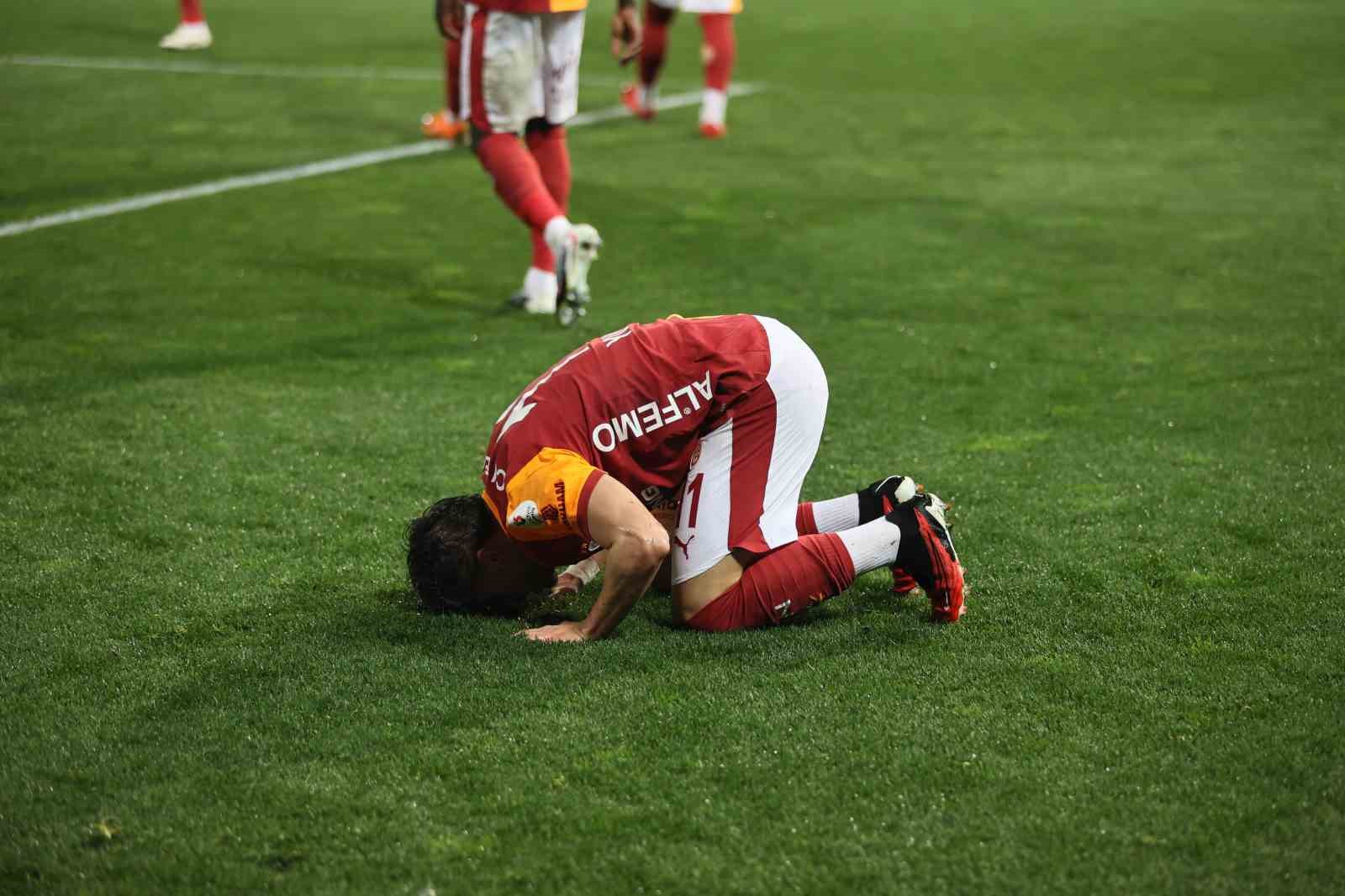Trendyol Süper Lig: Çaykur Rizespor: 0 - Galatasaray: 3 (Maç sonucu)
