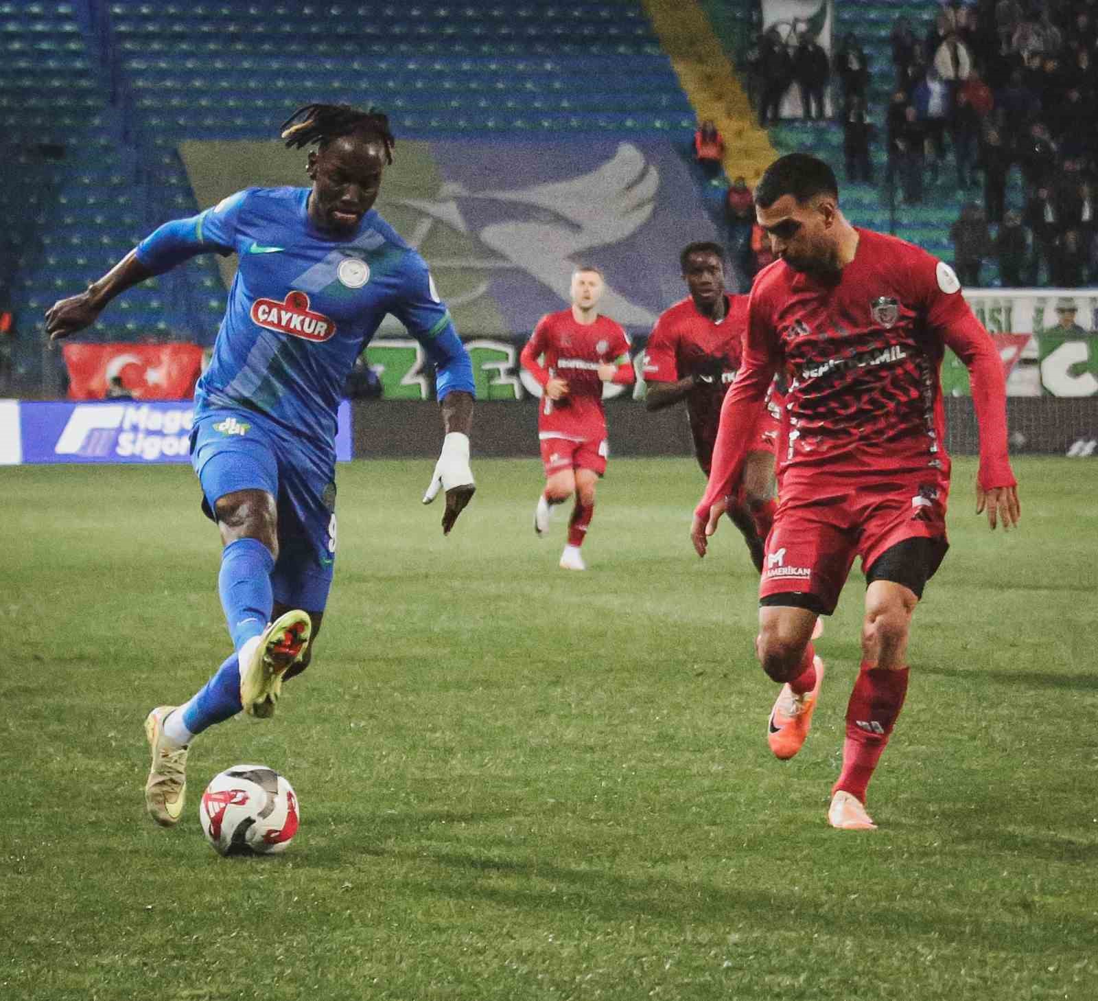 Trendyol Süper Lig: Çaykur Rizespor: 0 - Gaziantep FK: 1 (İlk yarı)
