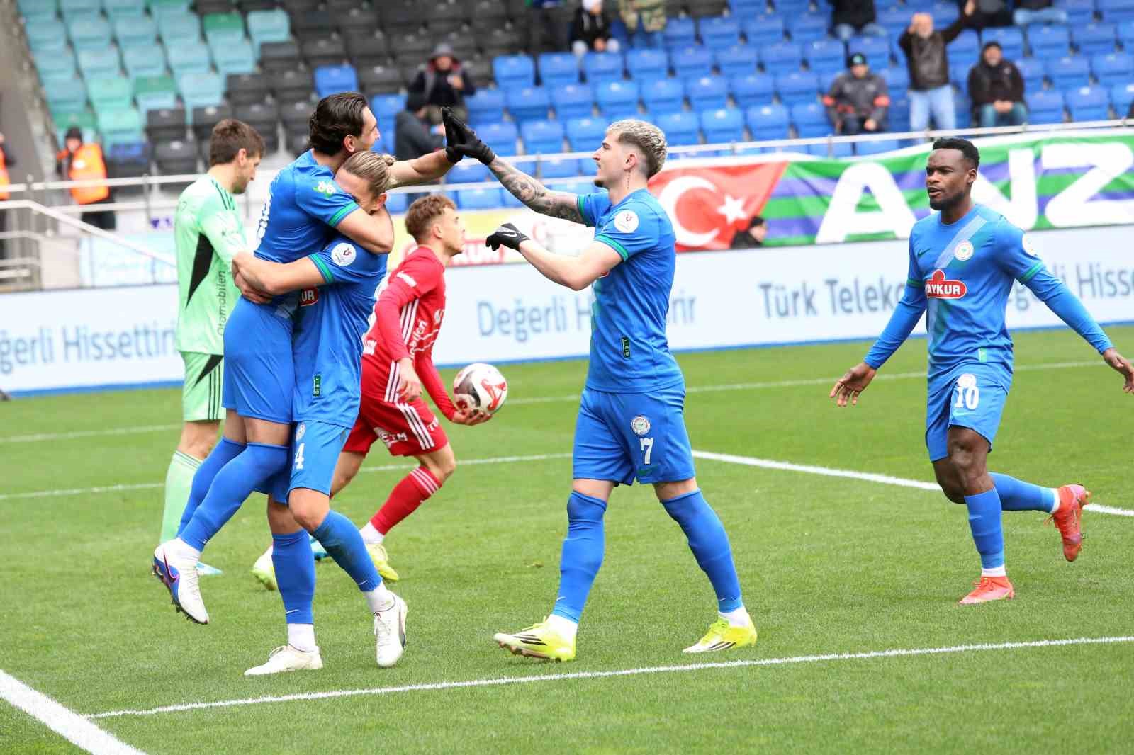 Trendyol Süper Lig: Çaykur Rizespor: 1 - Antalyaspor: 0 (İlk yarı)
Trendyol Süper Lig: Çaykur Rizespor: 1 - Antalyaspor: 0 (İlk yarı)