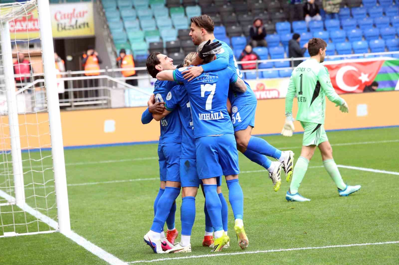 Trendyol Süper Lig: Çaykur Rizespor: 1 - Antalyaspor: 0 (İlk yarı)
Trendyol Süper Lig: Çaykur Rizespor: 1 - Antalyaspor: 0 (İlk yarı)