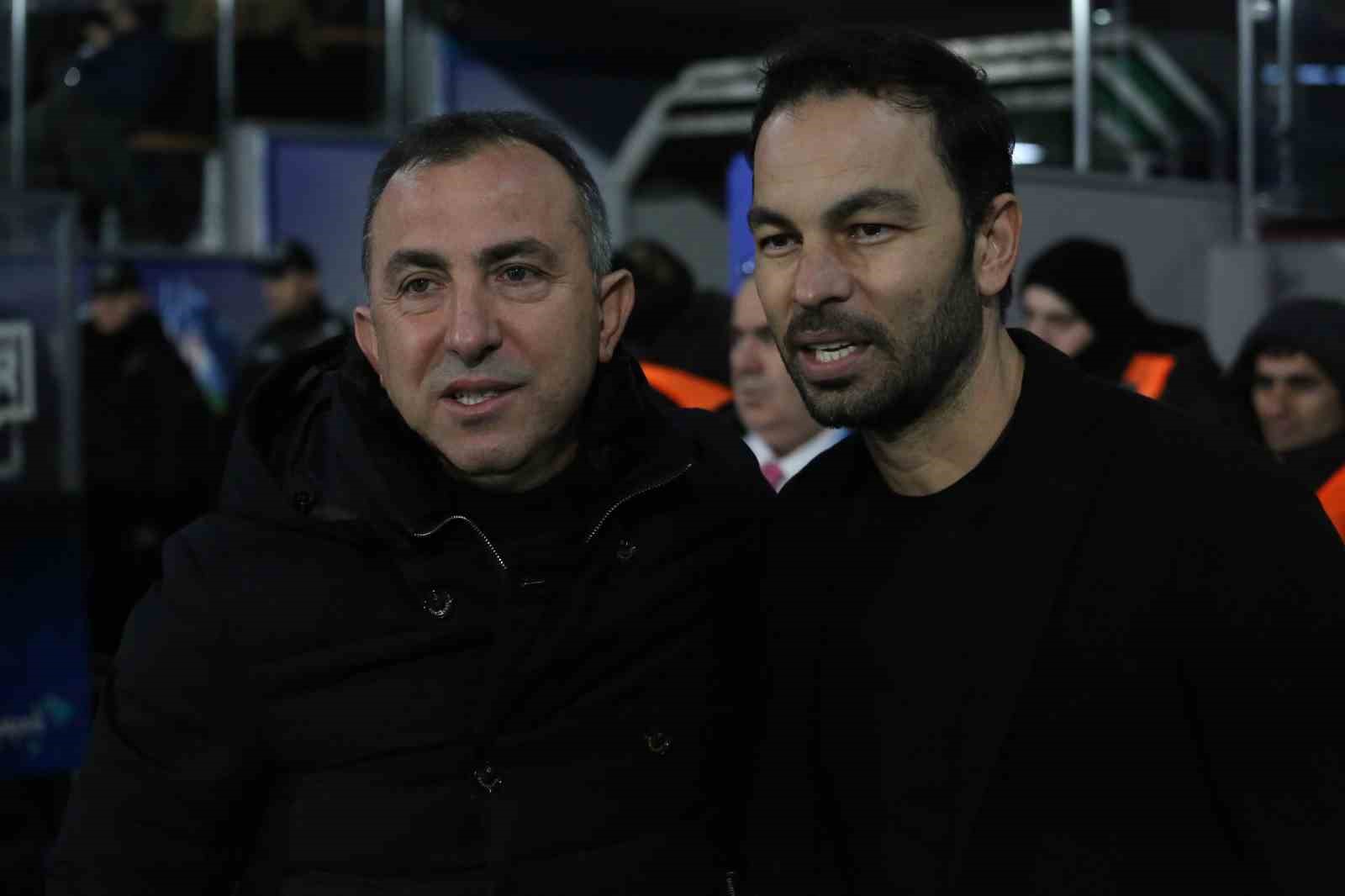 Trendyol Süper Lig: Çaykur Rizespor: 1 - Kocaelispor: 0 (İlk yarı)
Trendyol Süper Lig: Çaykur Rizespor: 1 - Kocaelispor: 0 (İlk yarı)