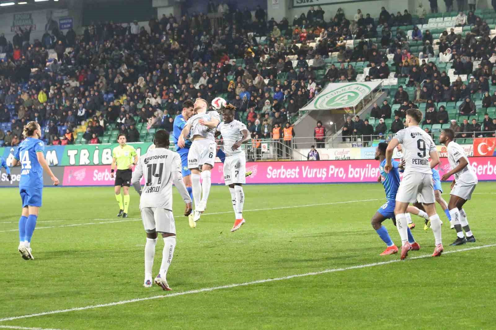 Trendyol Süper Lig: Çaykur Rizespor: 2 - Kocaelispor: 0 (Maç sonucu)
