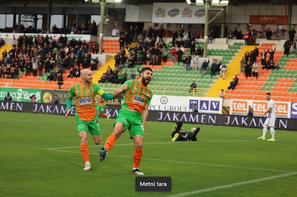 Trendyol Süper Lig: Corendon Alanyaspor: 1 - Eyüpspor: 0 (İlk yarı)
