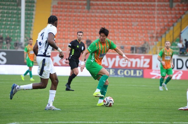 Trendyol Süper Lig: Corendon Alanyaspor: 1 - RAMS Başakşehir: 2 (Maç sonucu)
