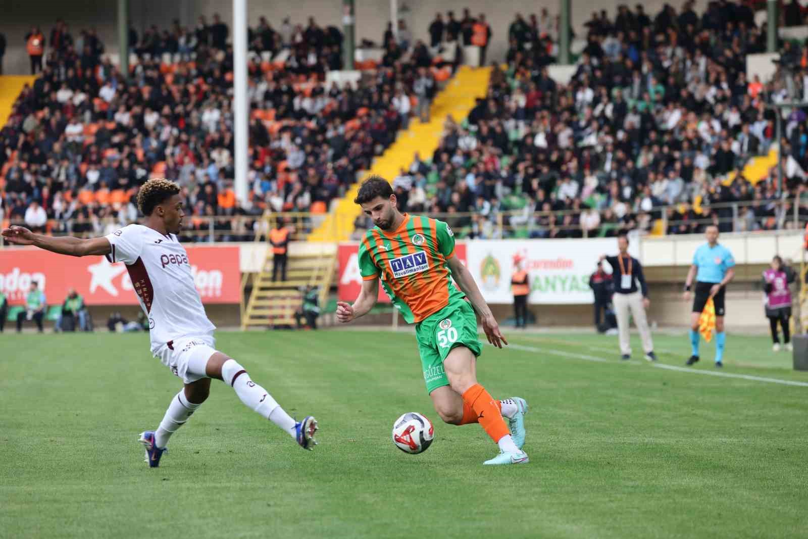 Trendyol Süper Lig: Corendon Alanyaspor: 1 - Trabzonspor: 1 (Maç sonucu)
Trendyol Süper Lig: Corendon Alanyaspor: 1 - Trabzonspor: 1 (Maç sonucu)