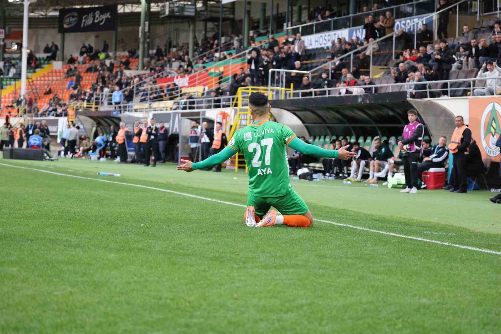 Trendyol Süper Lig: Corendon Alanyaspor: 5 - Kocaelispor: 0 (Maç sonucu)

