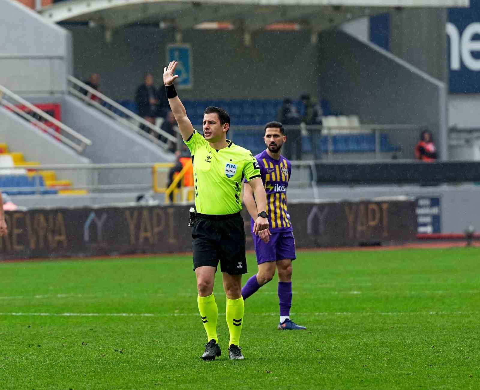 Trendyol Süper Lig: Eyüpspor: 0 - Başakşehir: 1 (Maç devam ediyor)

