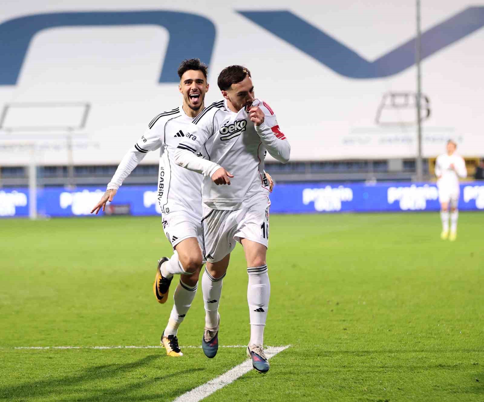 Trendyol Süper Lig: Eyüpspor: 0 - Beşiktaş: 1 (İlk yarı)
