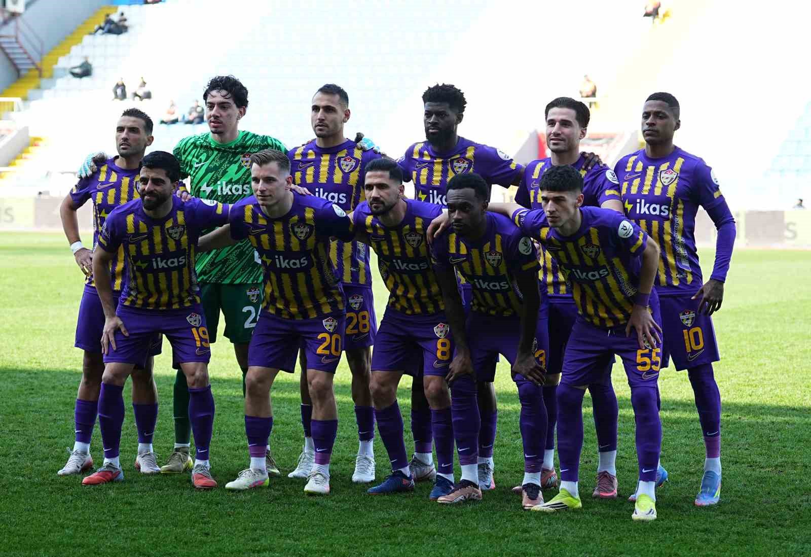 Trendyol Süper Lig: Eyüpspor: 0 - Gençlerbirliği: 0 (Maç devam ediyor)
