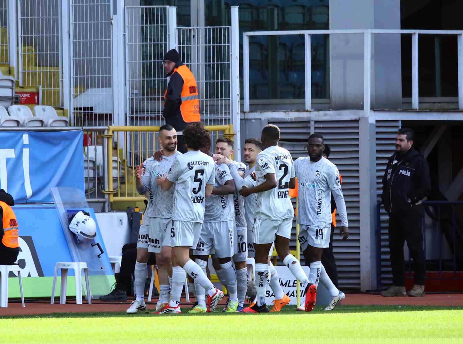 Trendyol Süper Lig: Eyüpspor: 0 - Kocaelispor: 1 (Maç devam ediyor)
