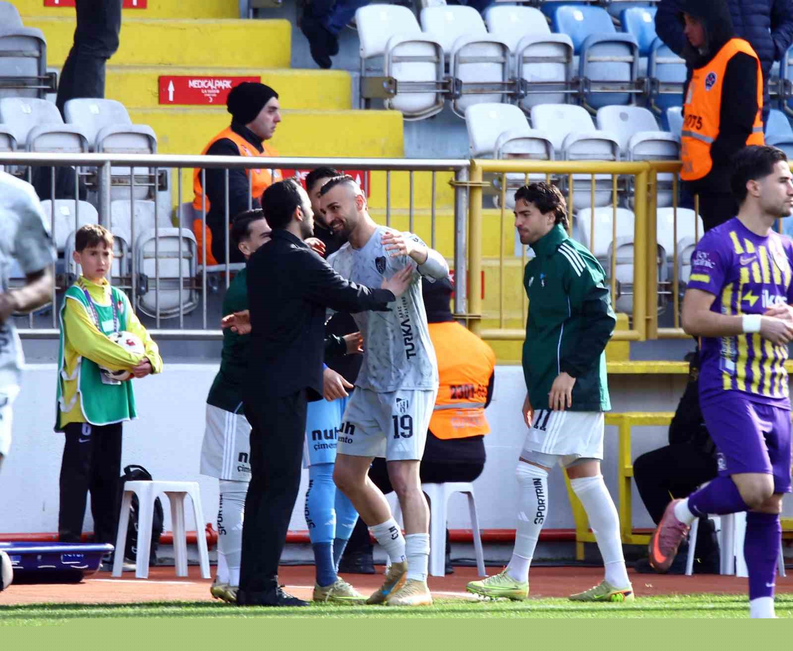 Trendyol Süper Lig: Eyüpspor: 0 - Kocaelispor: 1 (Maç devam ediyor)
