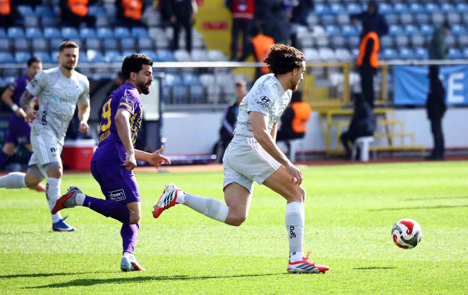 Trendyol Süper Lig: Eyüpspor: 0 - Kocaelispor: 1 (Maç devam ediyor)
