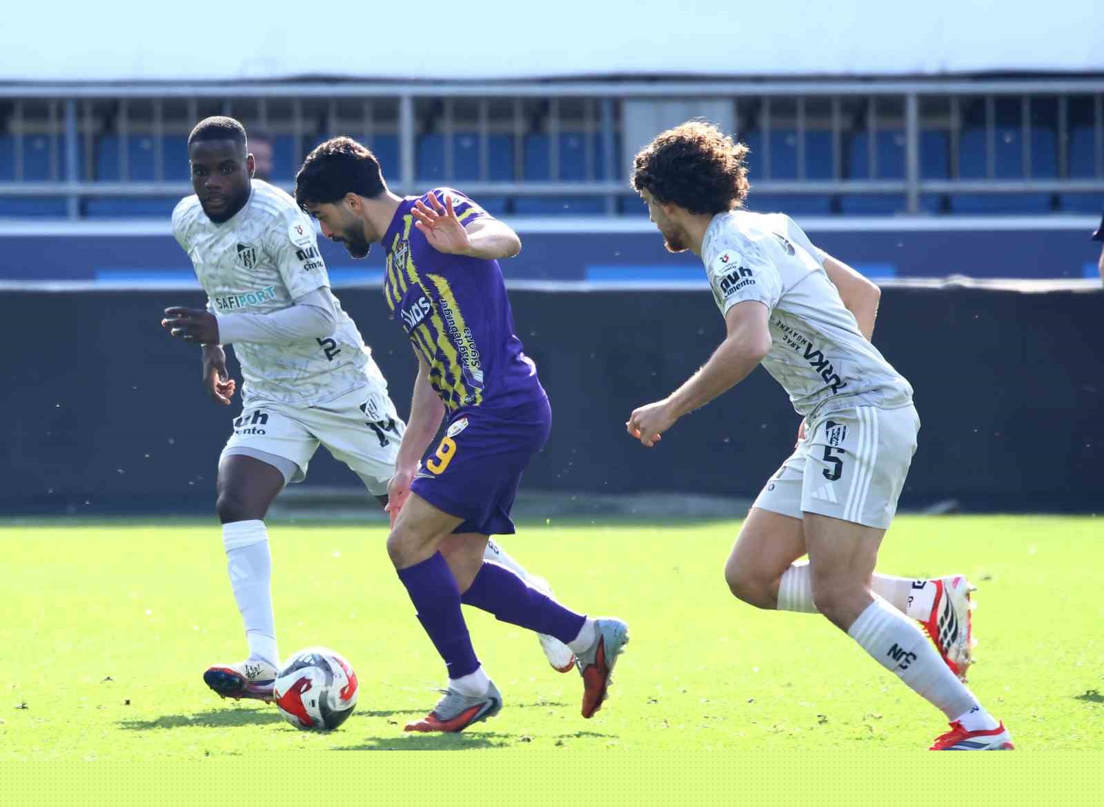 Trendyol Süper Lig: Eyüpspor: 0 - Kocaelispor: 1 (Maç devam ediyor)
