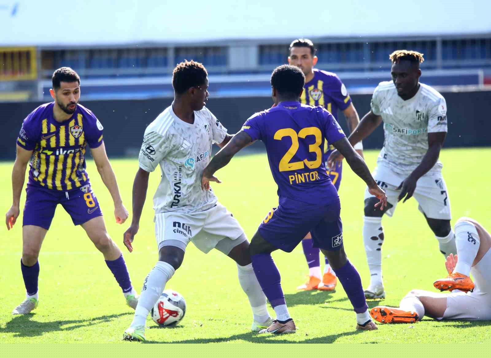 Trendyol Süper Lig: Eyüpspor: 0 - Kocaelispor: 1 (Maç devam ediyor)
