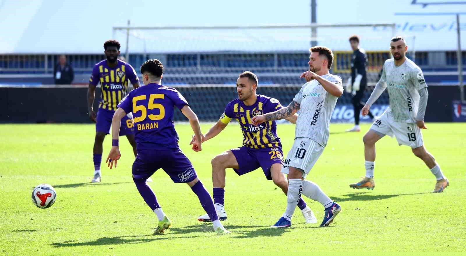 Trendyol Süper Lig: Eyüpspor: 0 - Kocaelispor: 1 (Maç devam ediyor)
