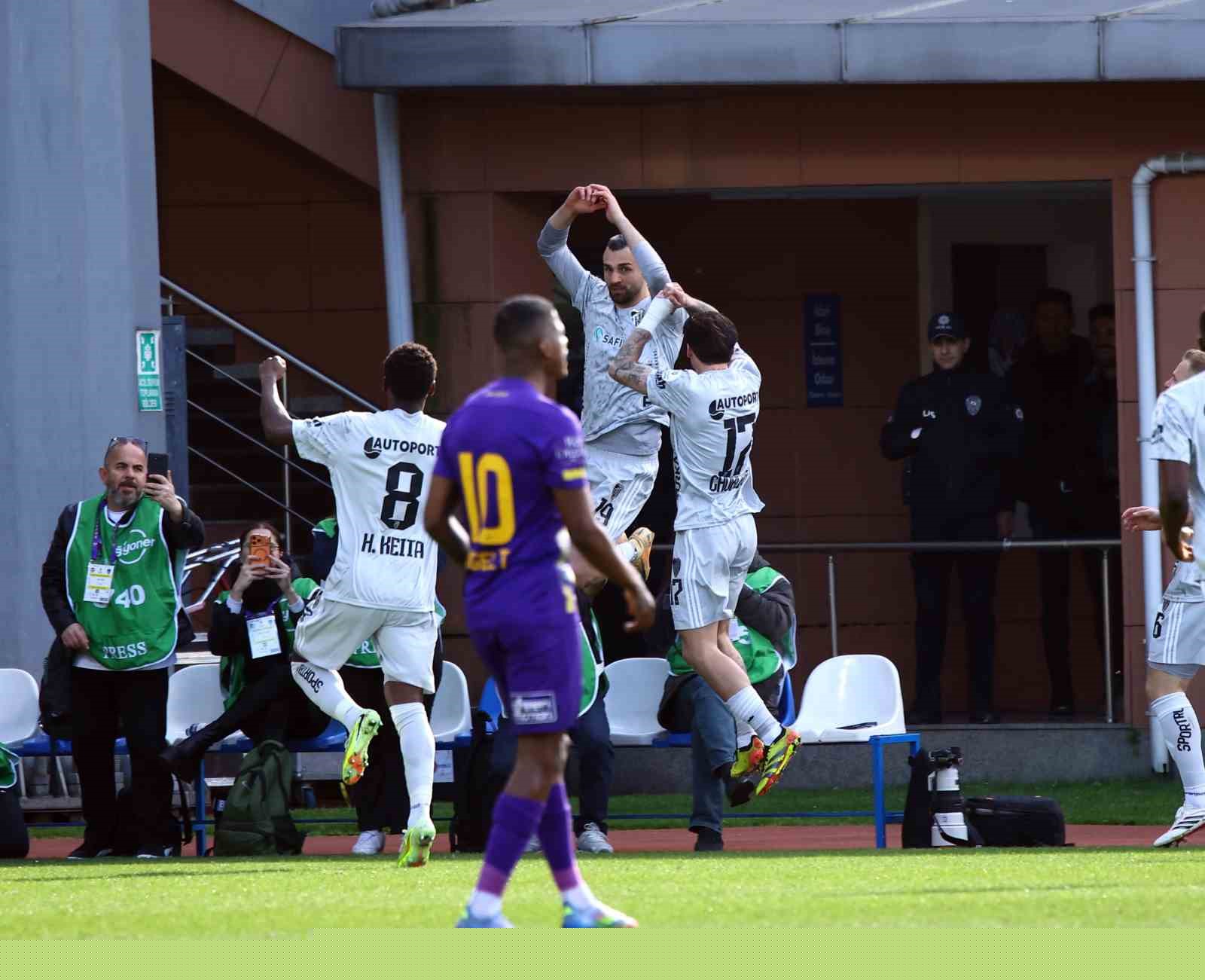 Trendyol Süper Lig: Eyüpspor: 0 - Kocaelispor: 1 (Maç devam ediyor)
