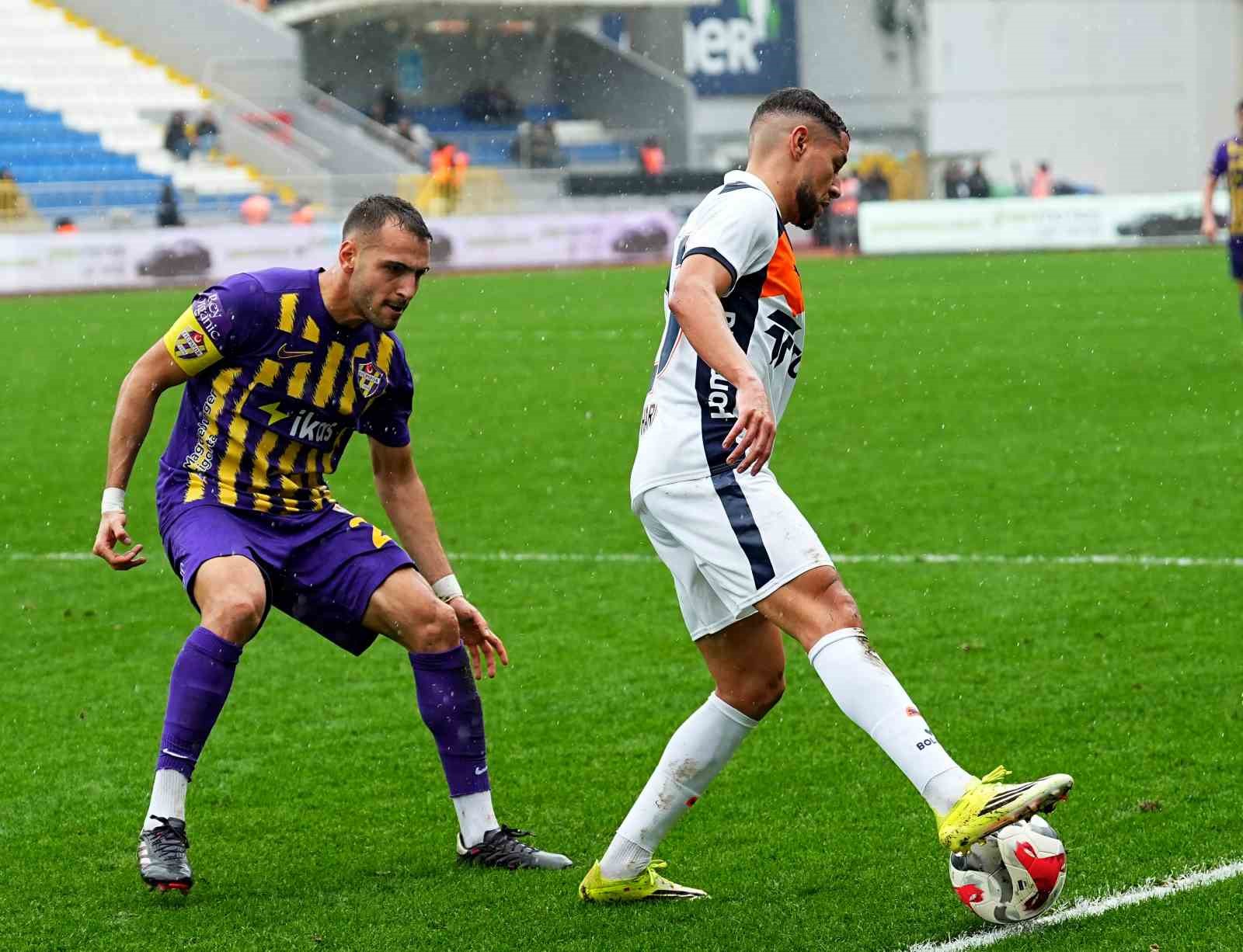 Trendyol Süper Lig: Eyüpspor: 0 - RAMS Başakşehir: 1 (İlk yarı)
