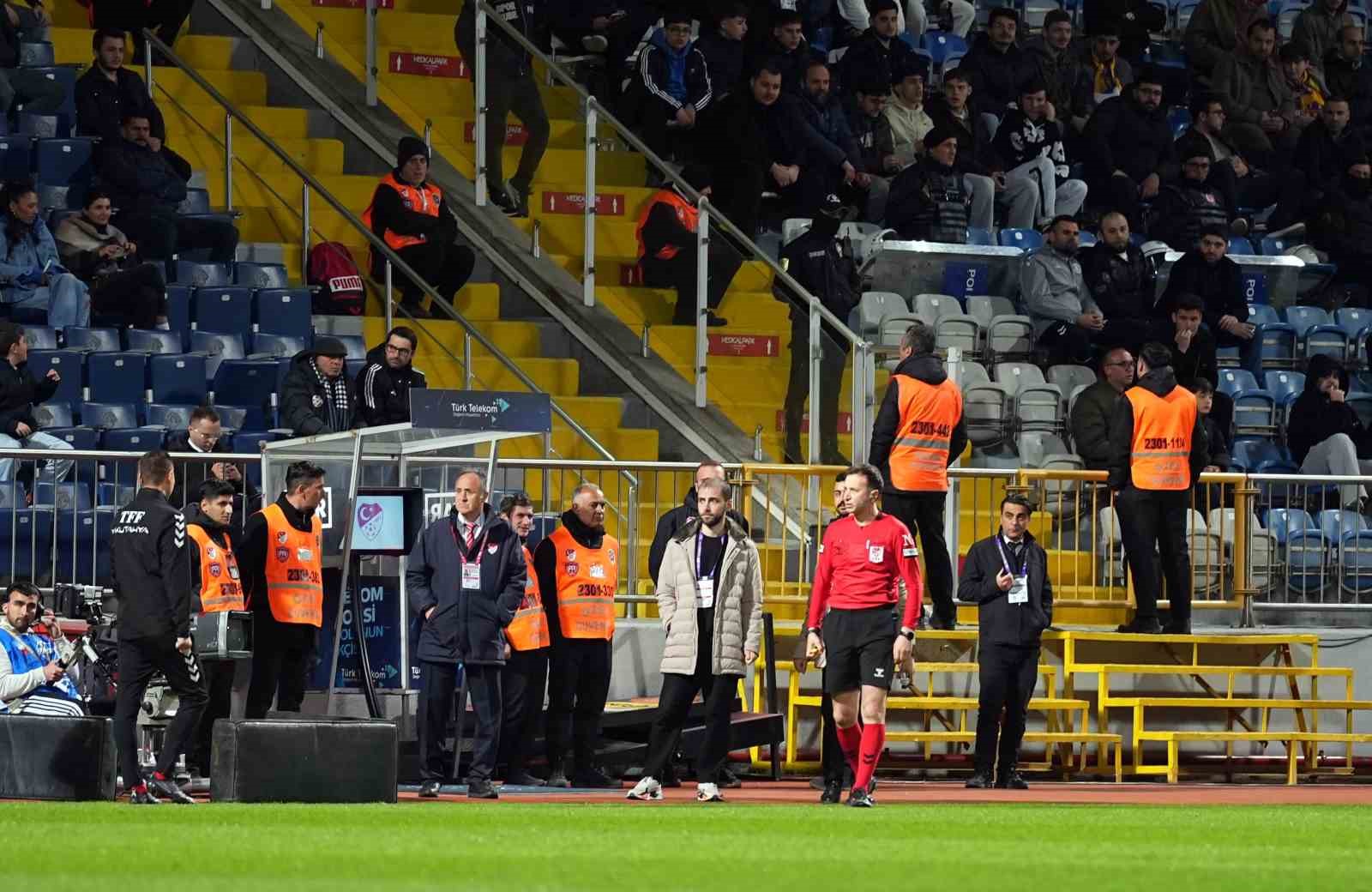 Trendyol Süper Lig: Eyüpspor: 0 - Samsunspor: 0 (Maç devam ediyor)
