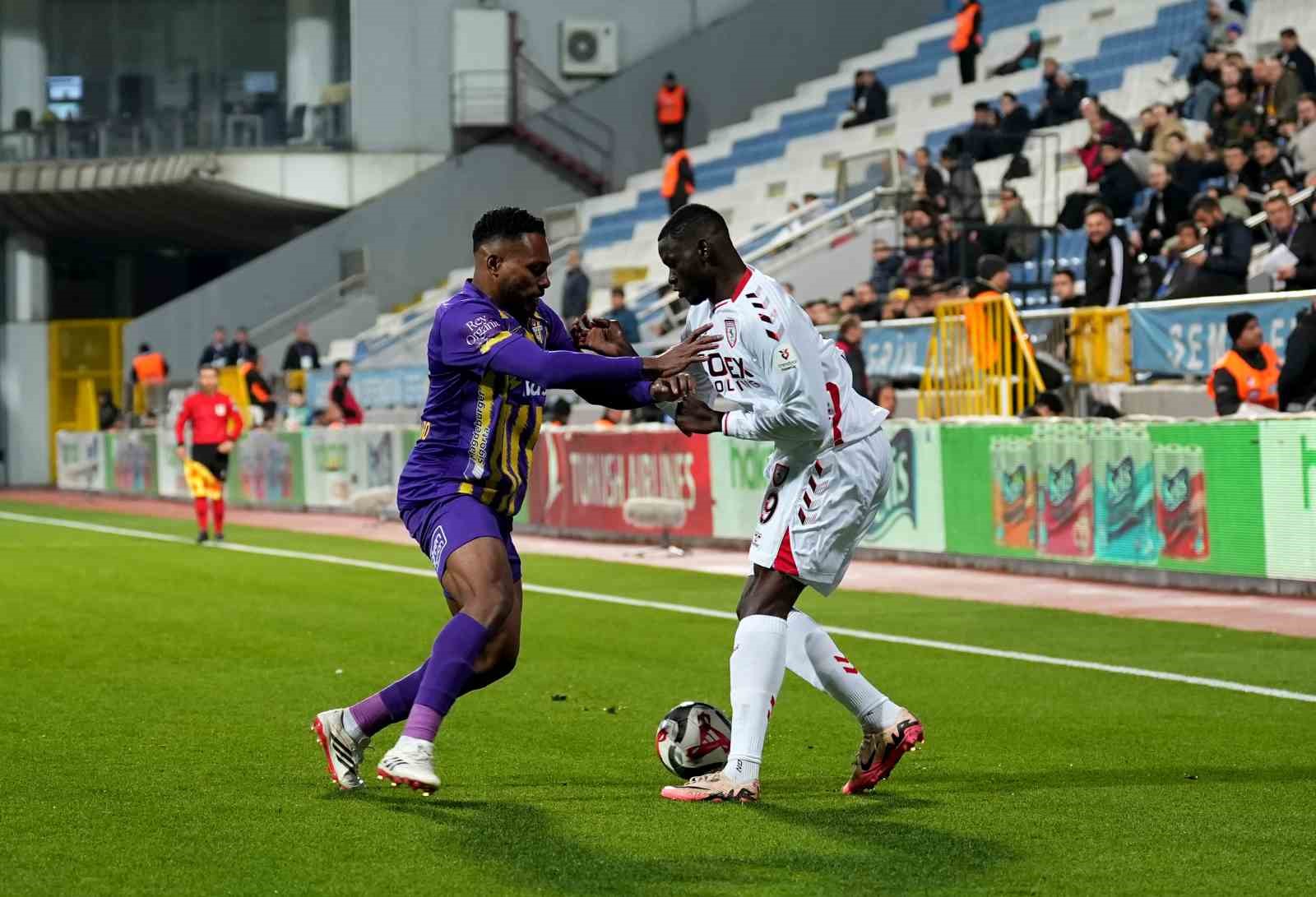 Trendyol Süper Lig: Eyüpspor: 0 - Samsunspor: 0 (Maç devam ediyor)
