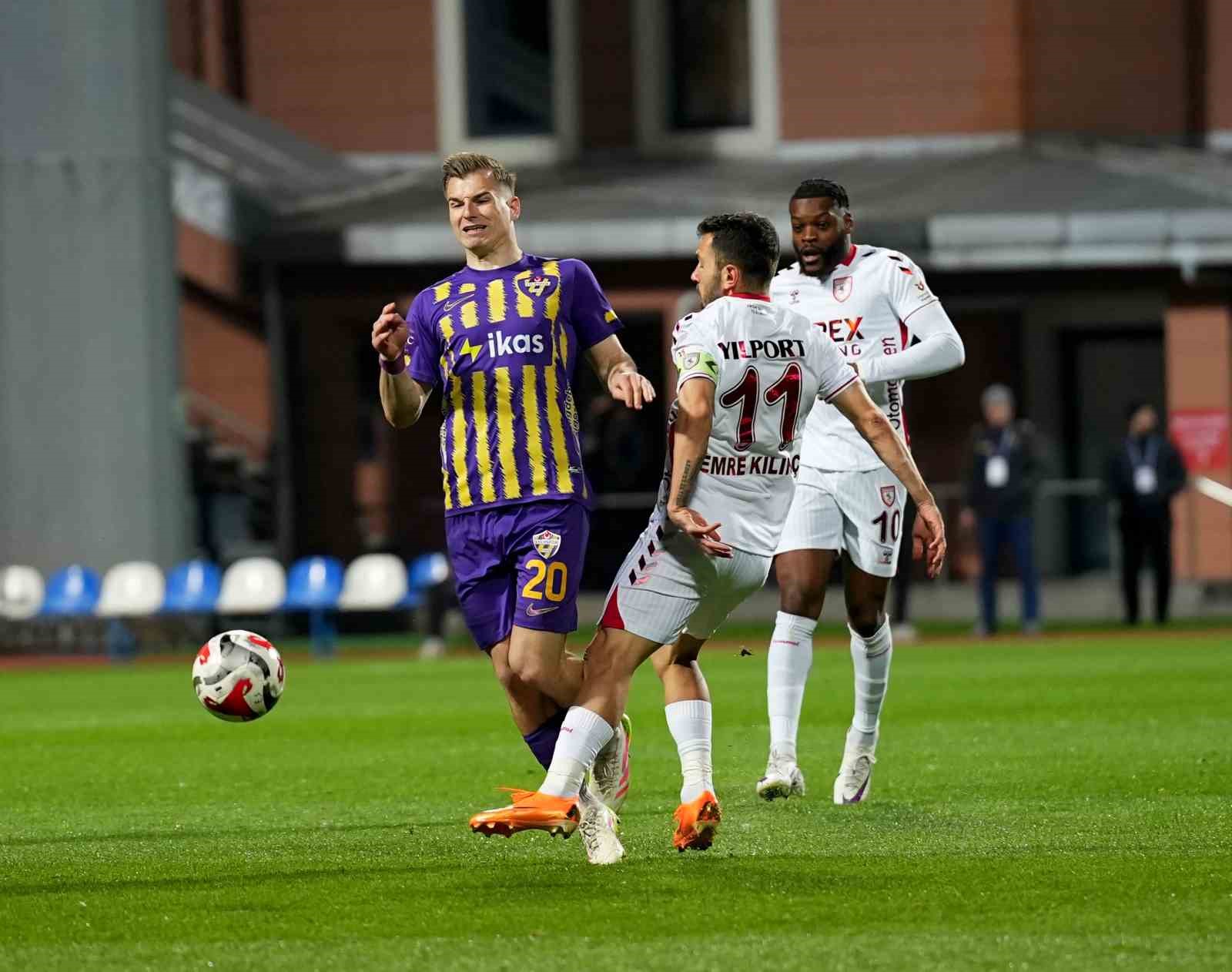 Trendyol Süper Lig: Eyüpspor: 0 - Samsunspor: 0 (Maç devam ediyor)
