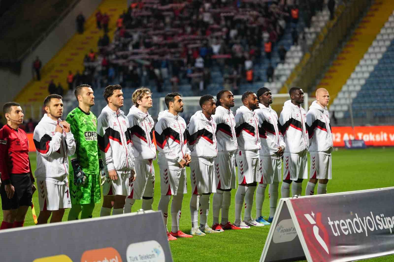 Trendyol Süper Lig: Eyüpspor: 0 - Samsunspor: 0 (Maç devam ediyor)
