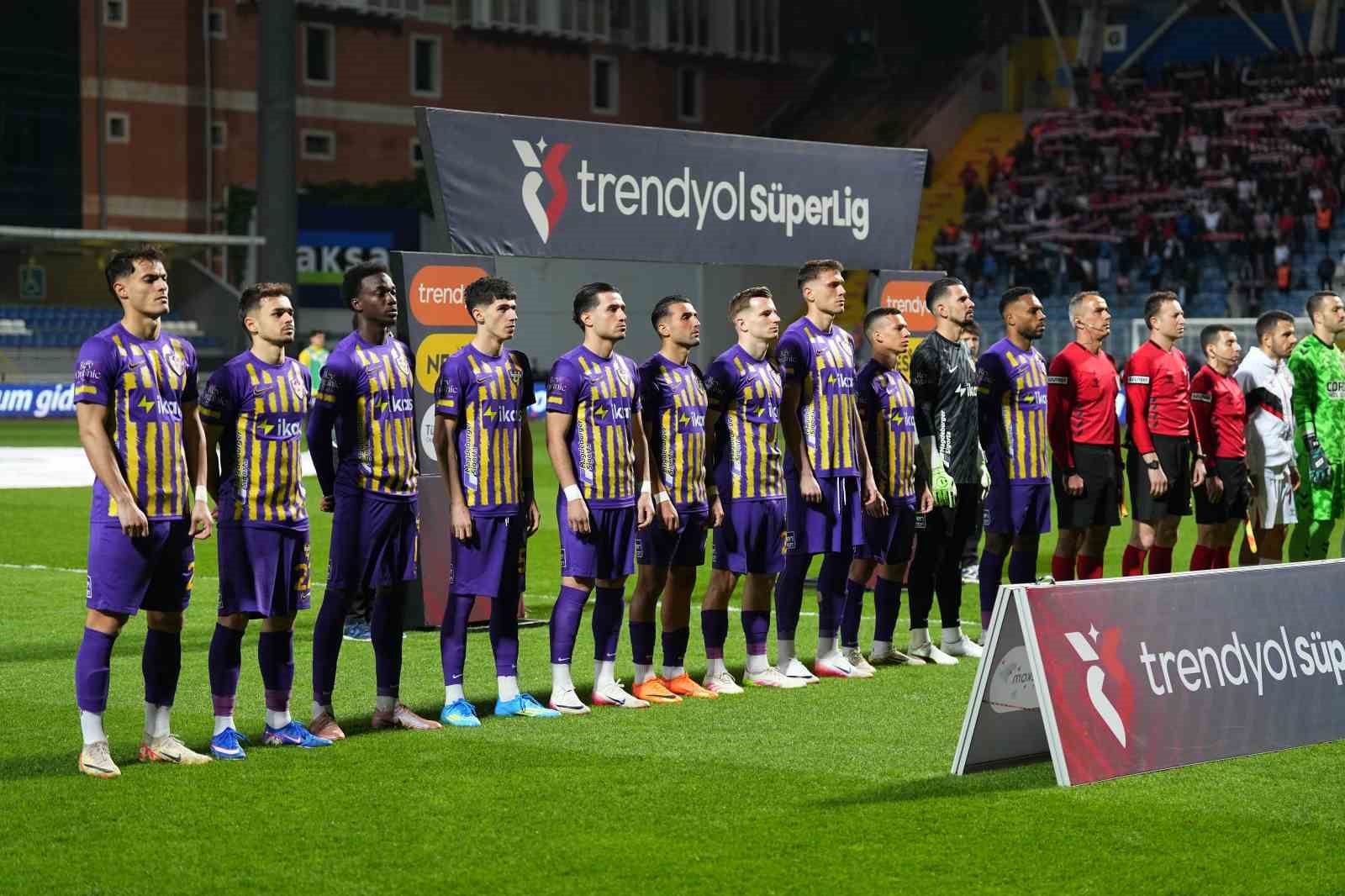 Trendyol Süper Lig: Eyüpspor: 0 - Samsunspor: 0 (Maç devam ediyor)
