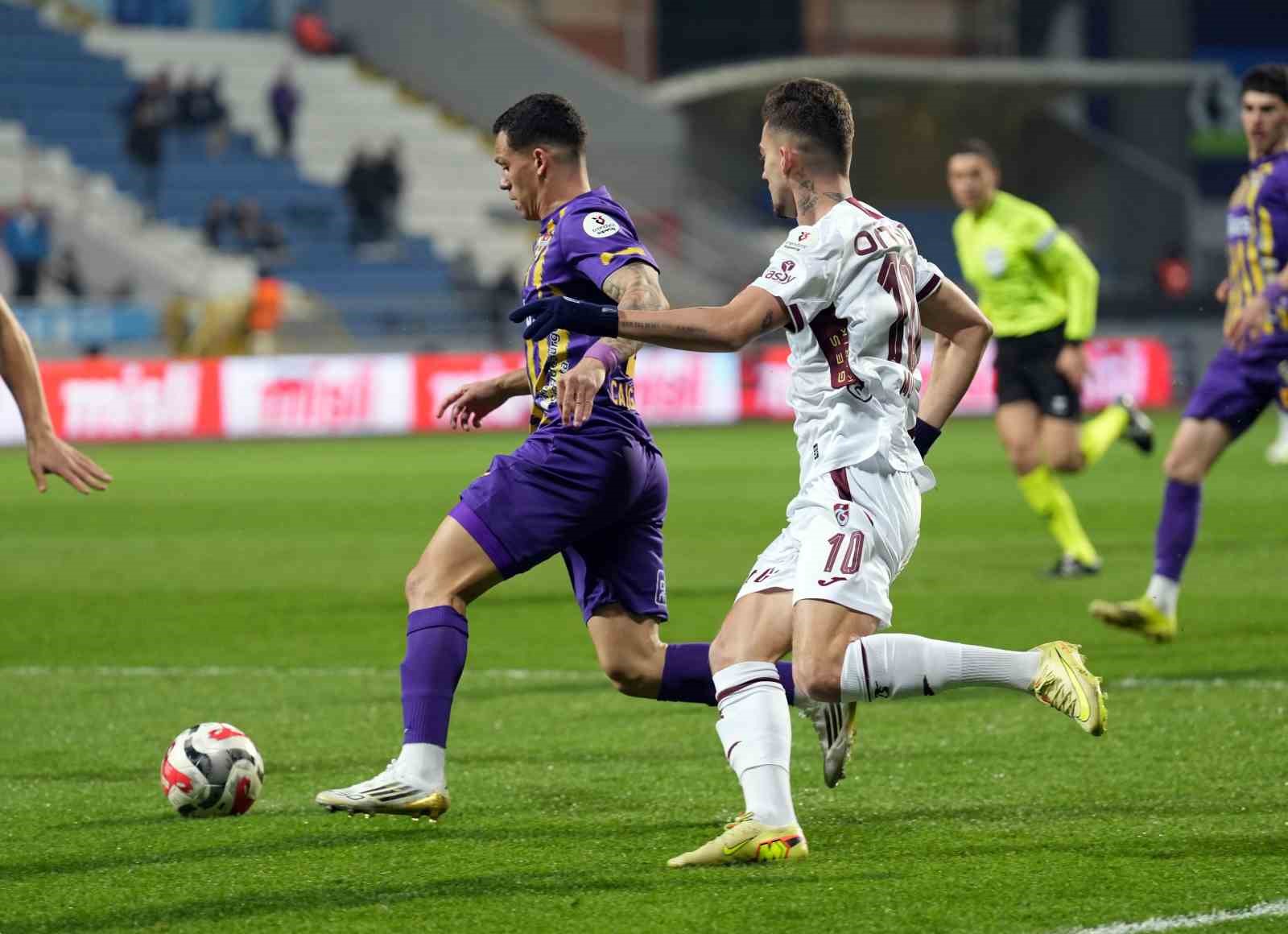 Trendyol Süper Lig: Eyüpspor: 0 - Trabzonspor: 0 (Maç devam ediyor)
